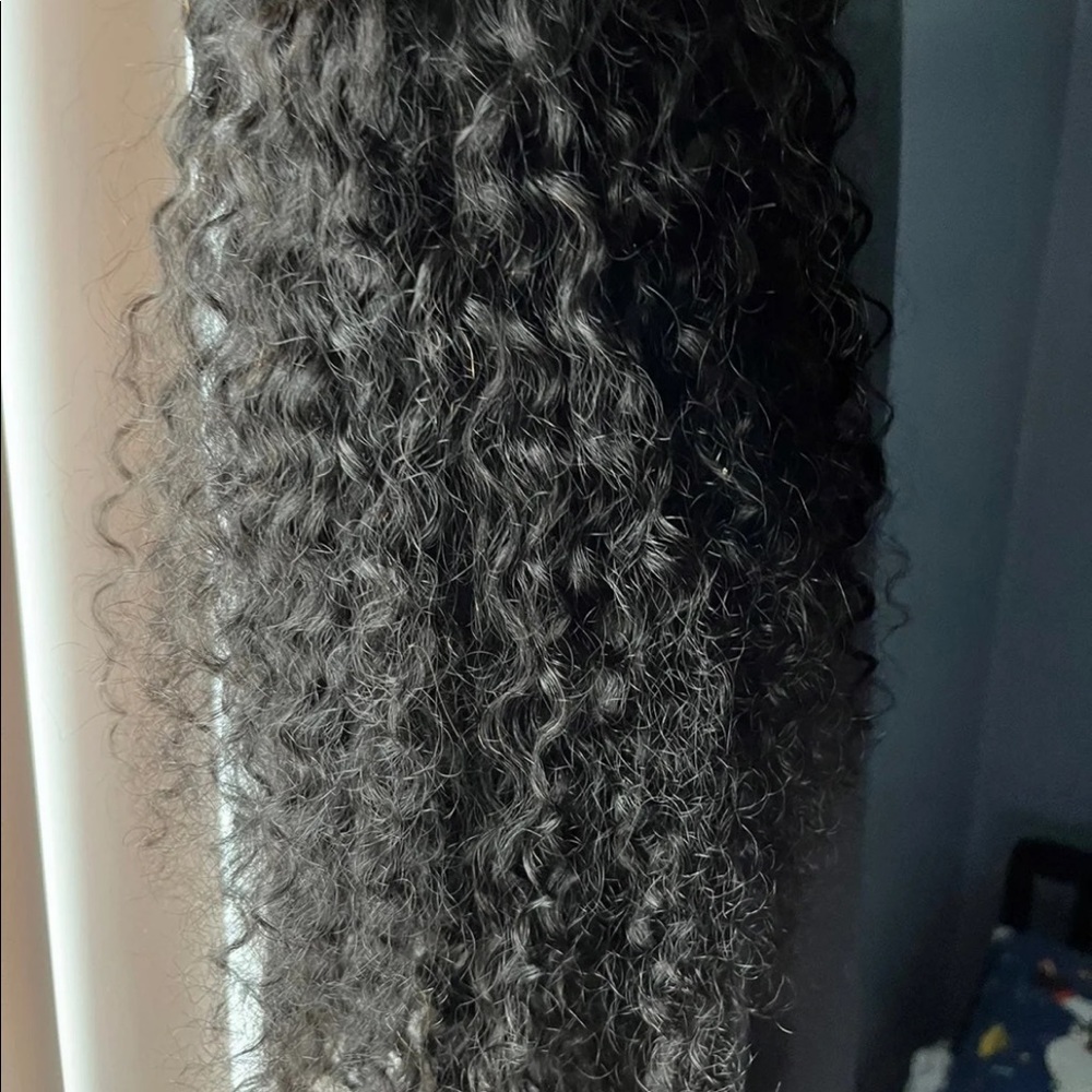 Curly V part wig